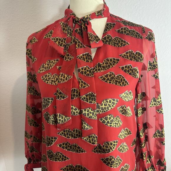 Alice + Olivia x Donald Robertson Silk Leopard Lip Top Red Blouse XS Mobwife Bow - Picture 5 of 11